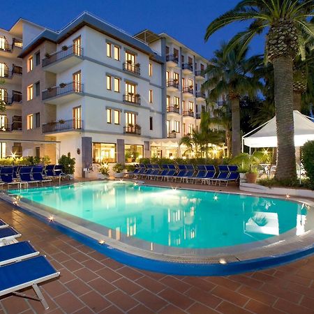 Hotel Caravel Сант'Аньєлло Екстер'єр фото