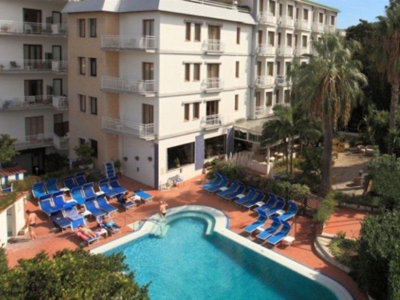 Hotel Caravel Сант'Аньєлло Екстер'єр фото
