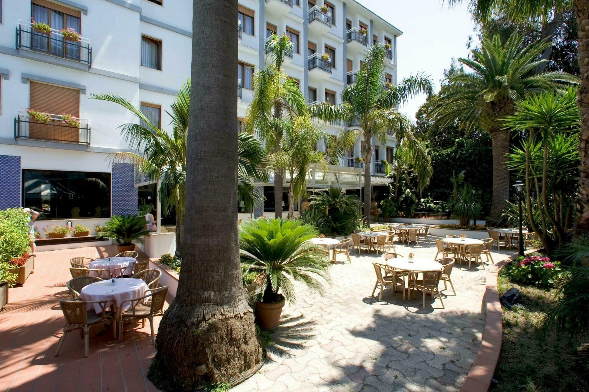 Hotel Caravel Сант'Аньєлло Екстер'єр фото